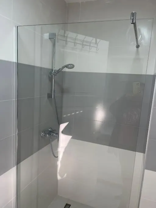Spacious Apartment In Luxury Residence Tirana Albánia